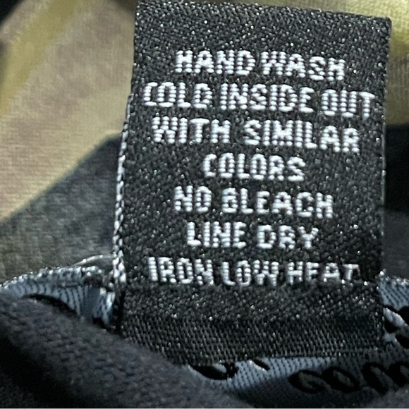 Black and Gold Short Sleeve Tee with Tropical Leaf Design - Picture 5 of 6